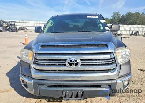 2017 Toyota Tundra Crewmax Sr5 z USA, uszkodzony, nr VIN 5TFDW5F14HX597685